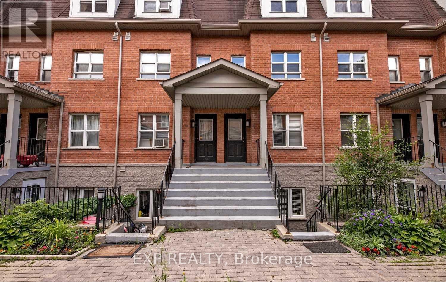 Residential Lease in Toronto E04 4
