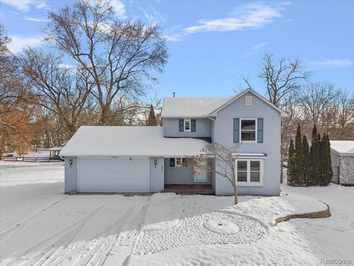 927 Alan Dr, Lake Orion, MI, 48362-2804 | Card Image