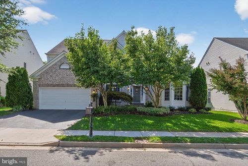 8157 American Holly Rd, LORTON, VA, 22079-5618 | Card Image