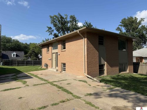 3310 Y Street, Lincoln, NE, 68503 | Card Image
