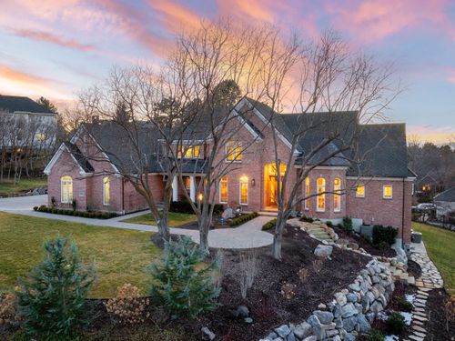 8266 S Creek Hollow Cv, Cottonwood Heights, UT, 84093-4003 | Card Image