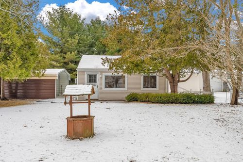 7742 Lakeview Dr, Lexington, MI, 48450-9733 | Card Image