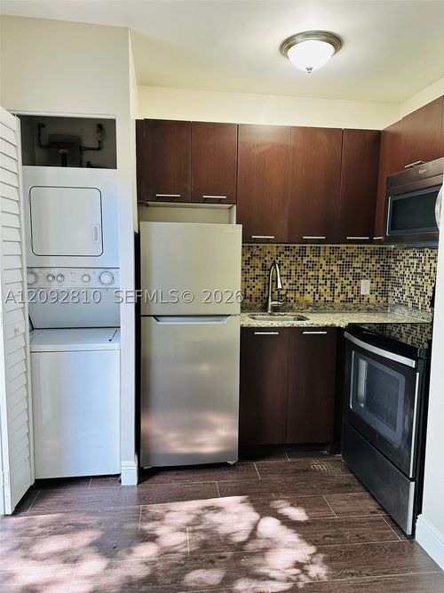 5-500 Sw 9th Ave, Miami, FL, 33130-2589 | Card Image