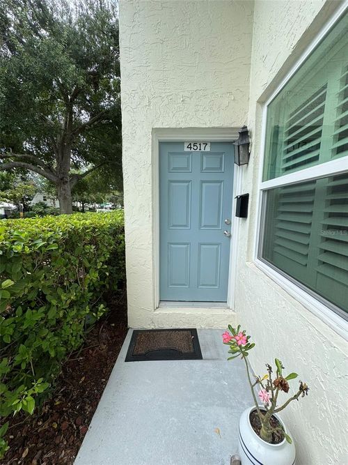 4517 W La Villa Ln, TAMPA, FL, 33611-2339 | Card Image