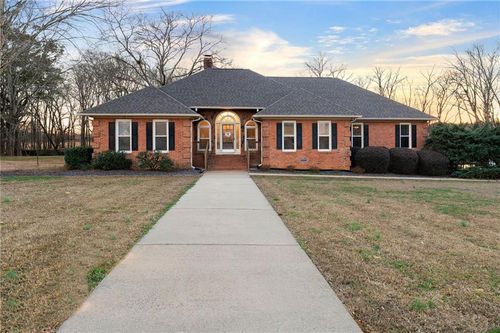 2300 Frettiesburg Dr, Rockmart, GA, 30153-3600 | Card Image