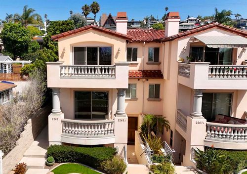 2265 Manchester Ave, Cardiff by the Sea, CA, 92007-1939 | Card Image