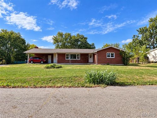 615 3rd St, Warrenton, MO, 63383-2717 | Card Image