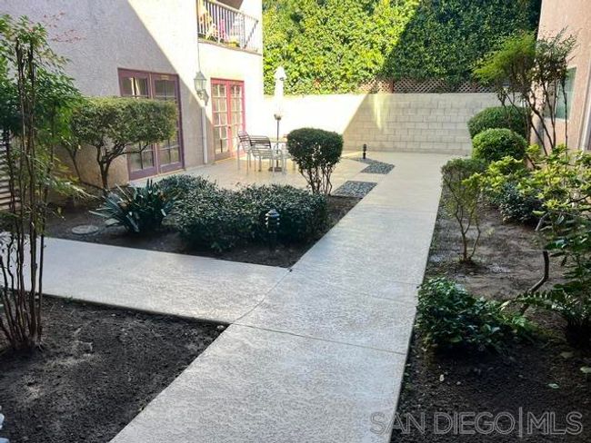 APT-207 - 4487 Colbath Ave, Condo with 2 bedrooms, 2 bathrooms and 2 parking in Sherman Oaks CA | Image 5