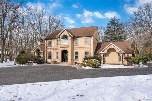 180 Miller Place Rd, Miller Place, NY, 11764-2804 | Card Image