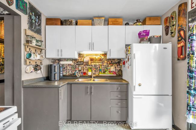679 Frobisher Crt, House attached with 5 bedrooms, 3 bathrooms and 4 parking in Oshawa ON | Image 9
