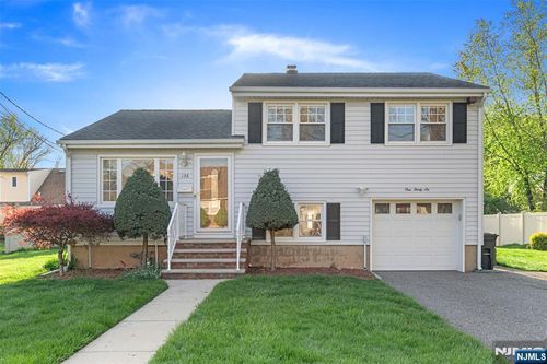 136 Lincoln Ave, Dumont, NJ, 07628-2157 | Card Image