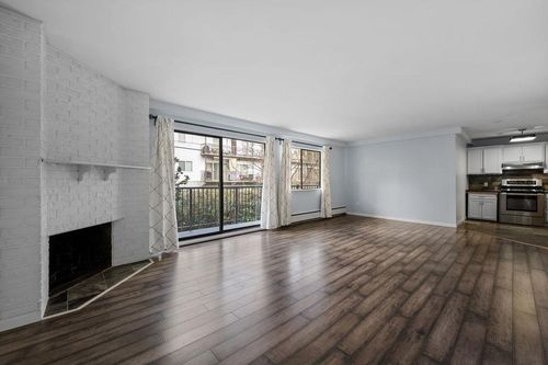 210-236 W 2nd St, North Vancouver, BC, V7M1C6 | Card Image
