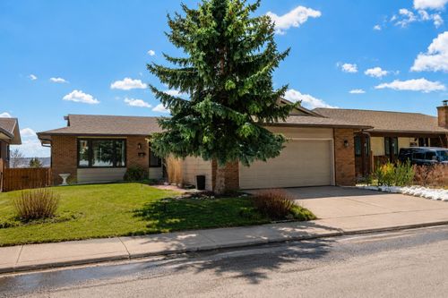 7715 67 Ave Nw, Calgary, AB, T3B4P2 | Card Image