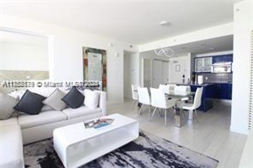 1906-3101 Bayshore Dr, Fort Lauderdale, FL, 33304-4249 | Card Image