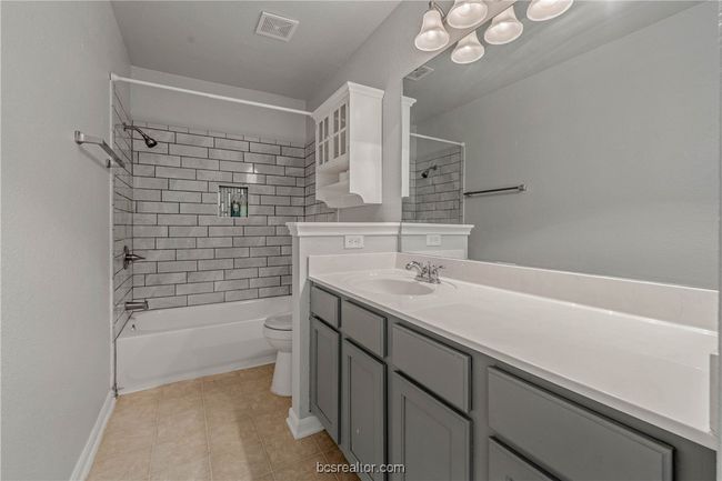 Bathroom | Image 19