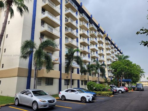 512e-4550 Nw 9th St, Miami, FL, 33126-6312 | Card Image