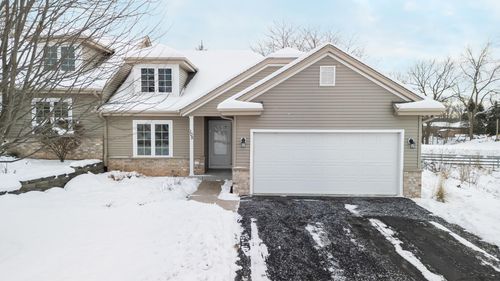 105 Sarahs Way, Sheboygan Falls, WI, 53085-1477 | Card Image