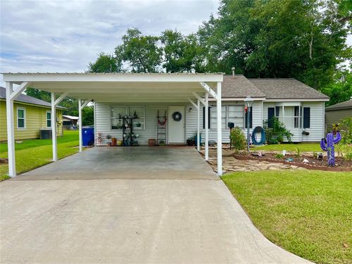 917 Ridgecrest St, Angleton, TX, 77515-3519 | Card Image