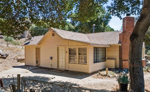 39813 Calle Carona, Green Valley, CA, 91390-1043 | Card Image