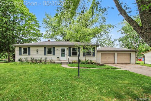 120 Westdale Dr, Howell, MI, 48843-8607 | Card Image