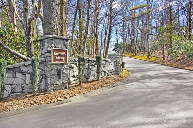 Entrance - Winter View | Image 39