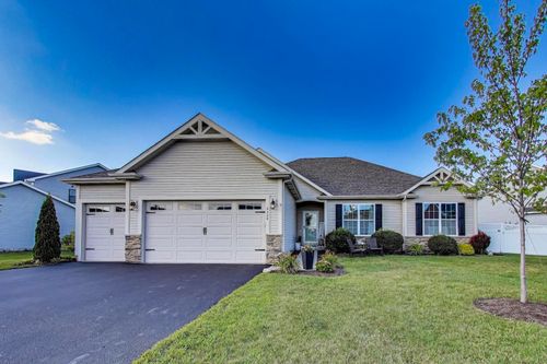 2320 Coventry Cir S, Sycamore, IL, 60178-8947 | Card Image