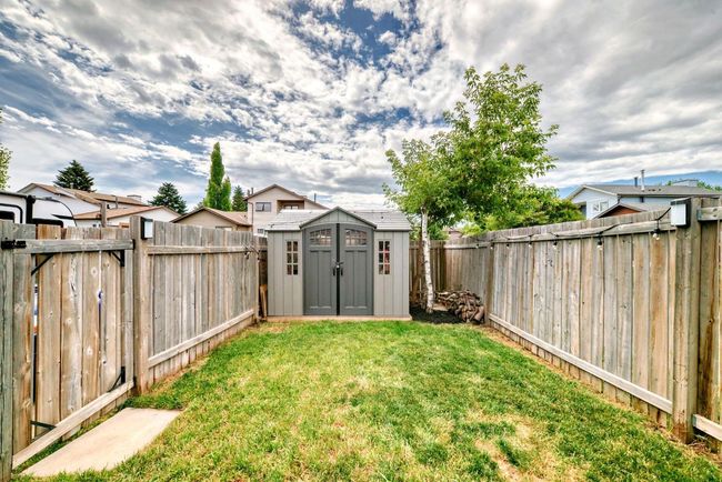 207 Deerview Way Se, Townhouse with 3 bedrooms, 2 bathrooms and 1 parking in Calgary AB | Image 35