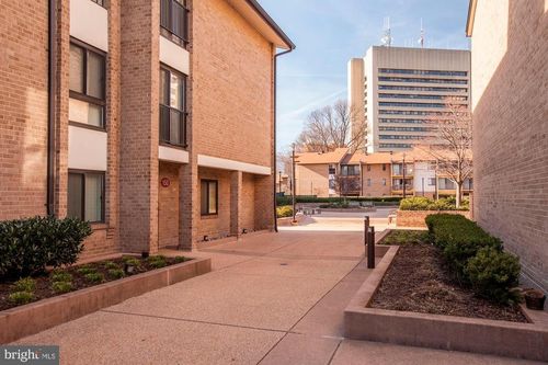 102-150 Monroe St, ROCKVILLE, MD, 20850-2518 | Card Image