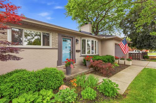 26360 Jefferson Ave, Saint Clair Shores, MI, 48081-2445 | Card Image