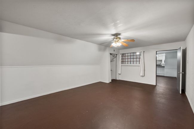 Bonus room with finished concrete floors | Image 18
