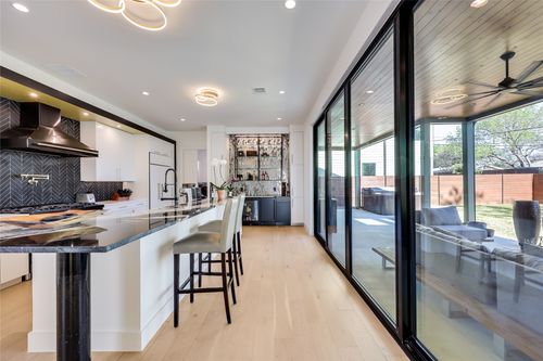 4600 Gillis St, Austin, TX, 78745-1812 | Card Image