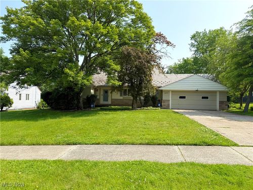 2277 Mount Vernon Blvd, East Cleveland, OH, 44112-3661 | Card Image