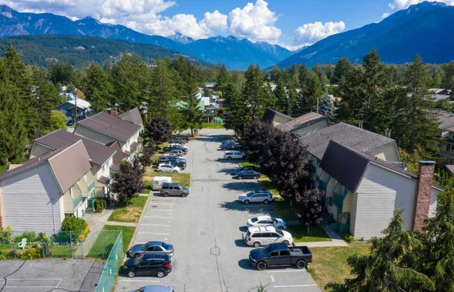 14 - 1470 Laurel Street, Townhouse with 2 bedrooms, 1 bathrooms and 1 parking in Pemberton BC | Image 1