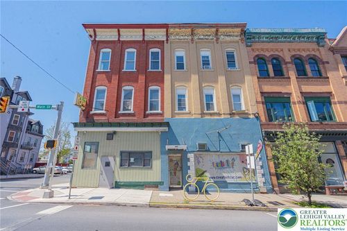 662 Main St, Slatington, PA, 18080-1444 | Card Image