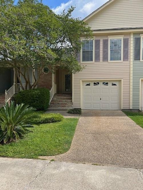 2703 Audubon Trace Trace, Jefferson, LA, 70121 | Card Image