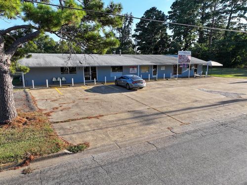 810 W Point Tap Rd, Palestine, TX, 75803-8478 | Card Image