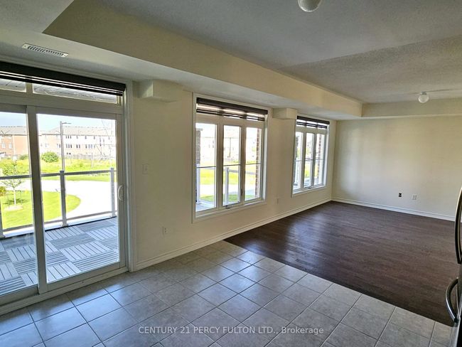 107 - 2540 William Jackson Dr, Condo with 2 bedrooms, 2 bathrooms and 3 parking in Pickering ON | Image 5