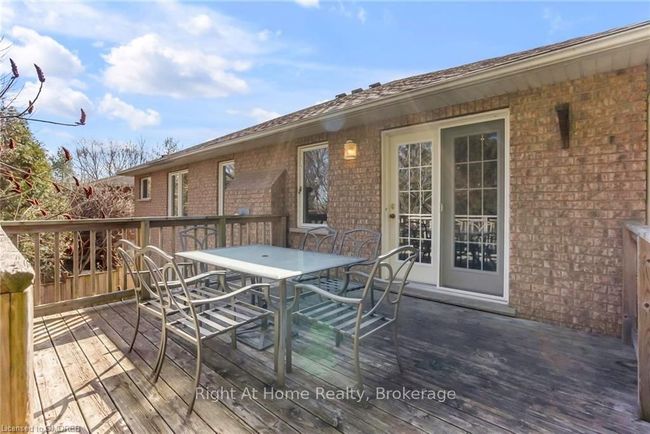 47 Morton Ave, House other with 4 bedrooms, 2 bathrooms and 4 parking in Dundas ON | Image 41