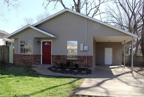 917 N Britt Street, Siloam Springs, AR, 72761 | Card Image