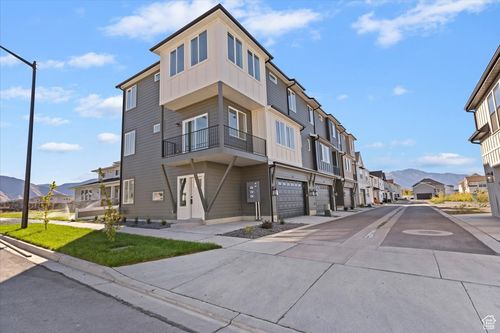 805 S Greenway Dr, Springville, UT, 84663-3403 | Card Image