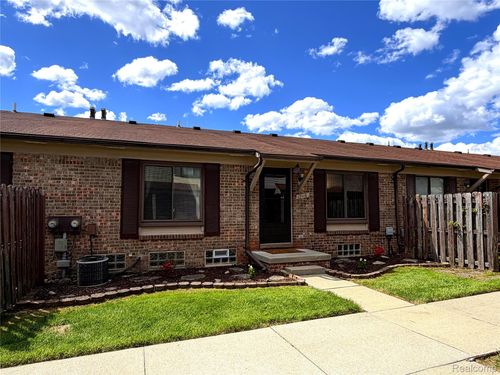 17116 Kingsbrooke Drive, Clinton Charter Township, MI, 48038 | Card Image