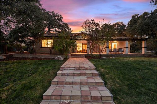 6680 Linne Rd, Paso Robles, CA, 93446-9466 | Card Image
