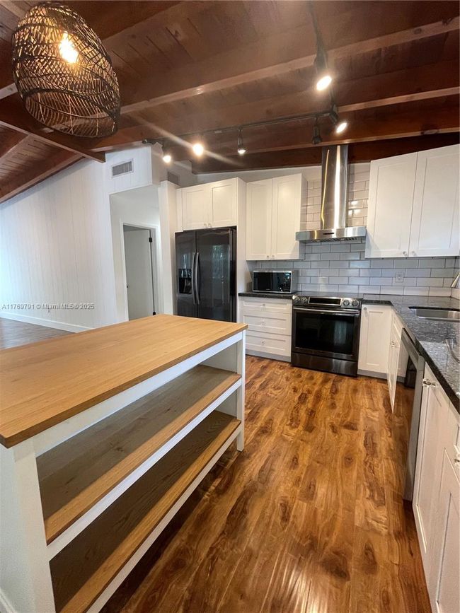 3700 Loquat Ave, House other with 4 bedrooms, 2 bathrooms and null parking in Coconut Grove FL | Image 25