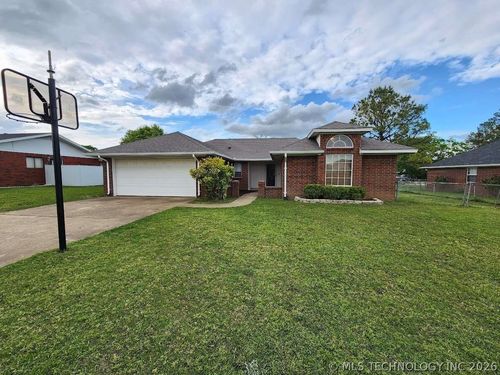 2708 Forrest Cir, Durant, OK, 74701-1662 | Card Image