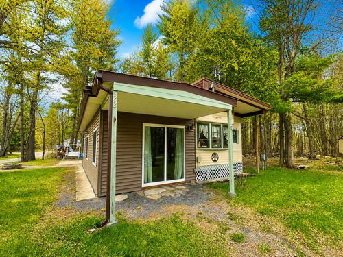 22 Merrywood Dr, Altona, NY, 12910-2805 | Card Image