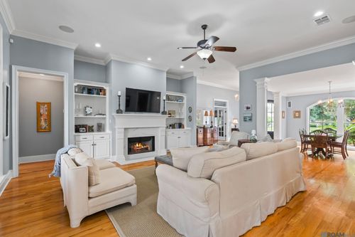 75 Robyn Pl, Mandeville, LA, 70471-3356 | Card Image
