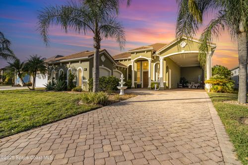 200 Harmony Ln, Titusville, FL, 32780-2338 | Card Image