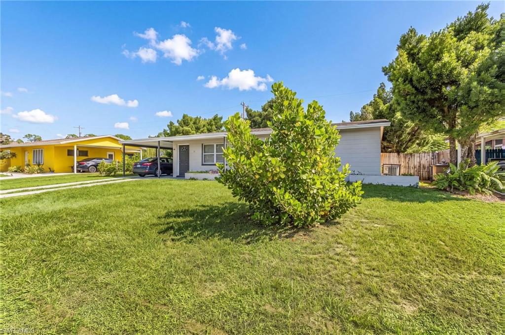 Residential in LEHIGH ACRES 3