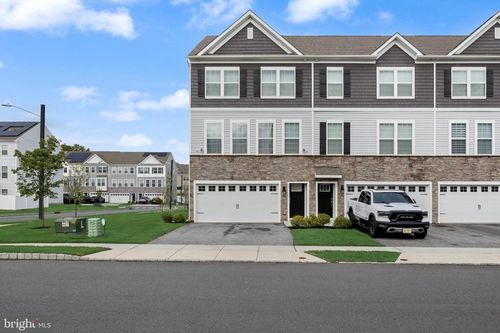 73 Sisters Farmstead Dr, MOUNT LAUREL, NJ, 08054-1447 | Card Image