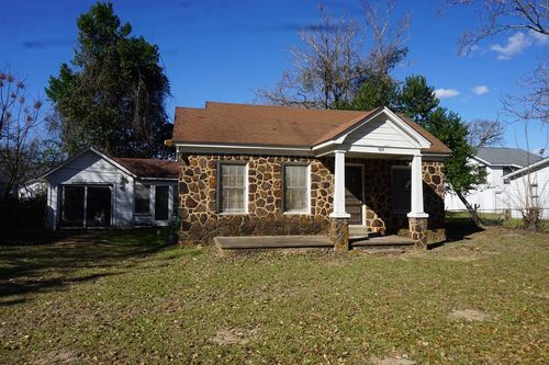 109 Lynch St, Palestine, TX, 75803-6633 | Card Image